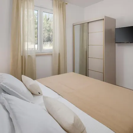 Luxurious In בית נופש